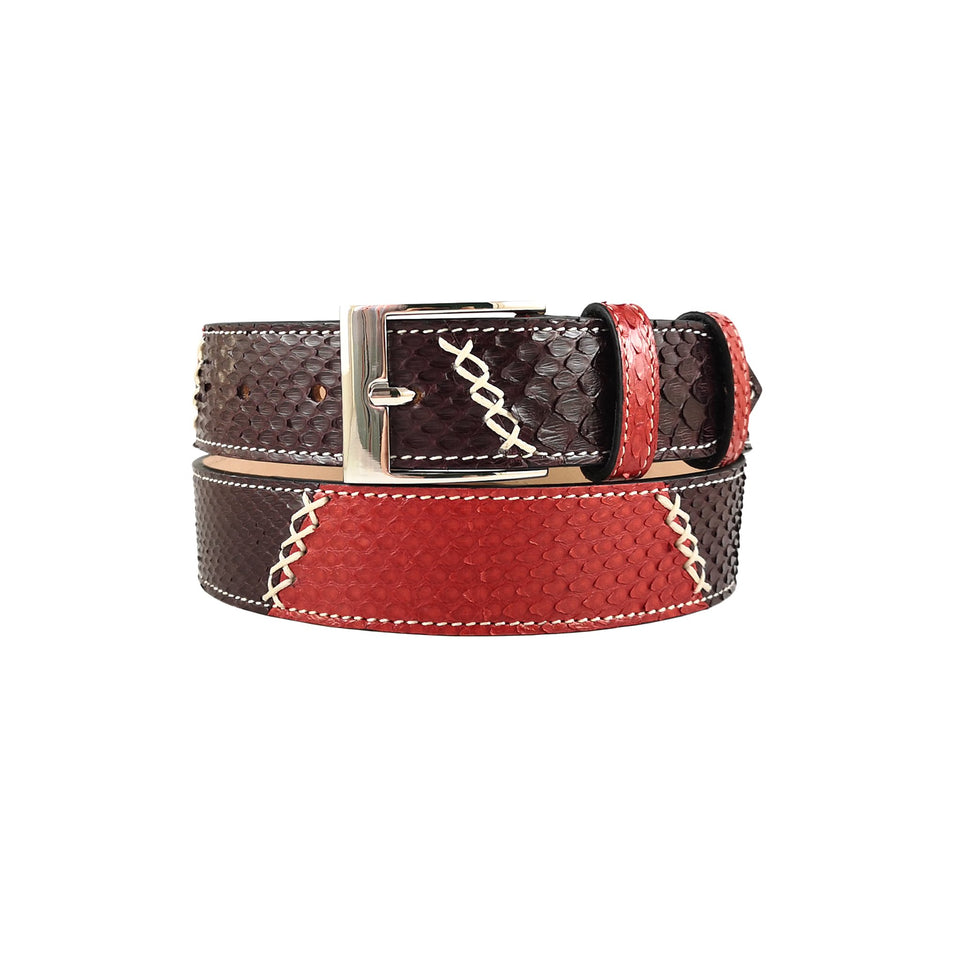 curea din piele de piton rosu si maro catarama metalica vedere din fata