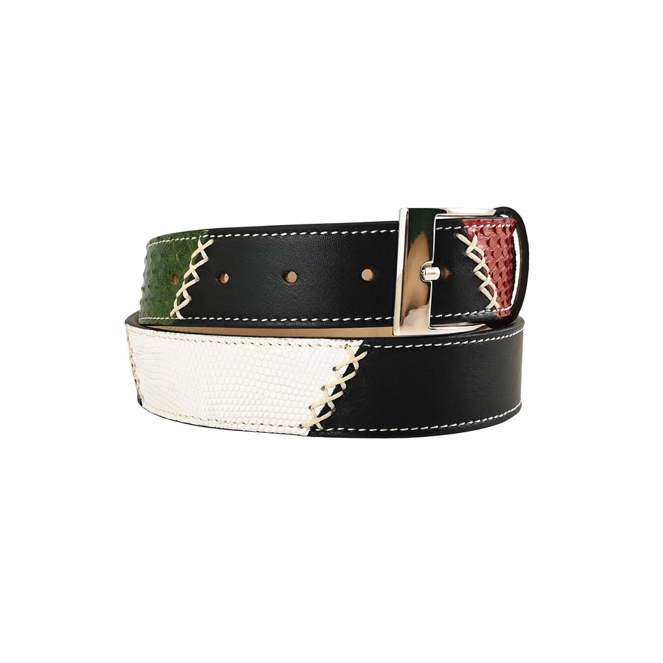 curea combinata din piele de reptila piele naturala si piele de sarpe rosu roz negru alb catarama metalica vedere din stanga